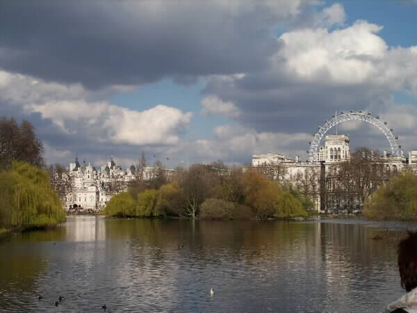 Foto med utsikt fra St. James's Park